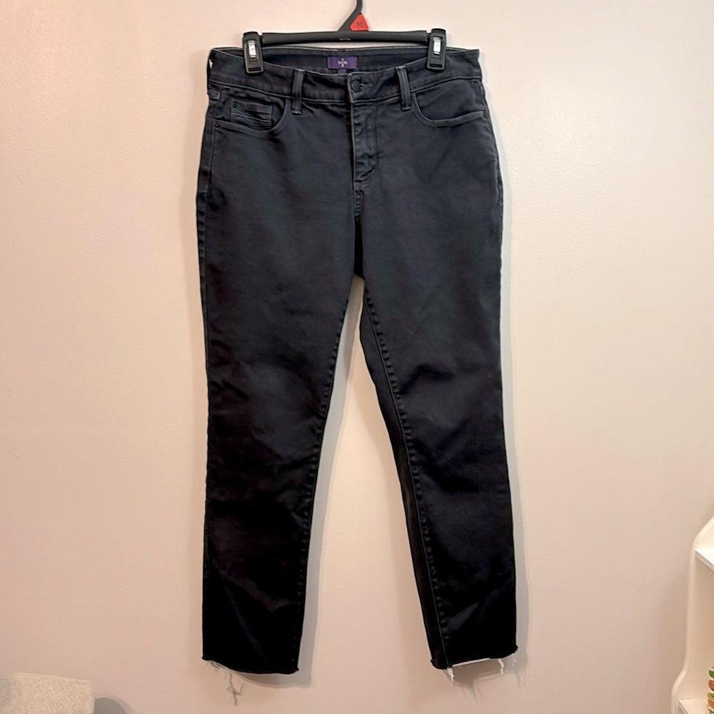 NYDJ Soft Stretch Black Legging Denim Jeans Rough Hem Women’s Size 8 Lift Tuck